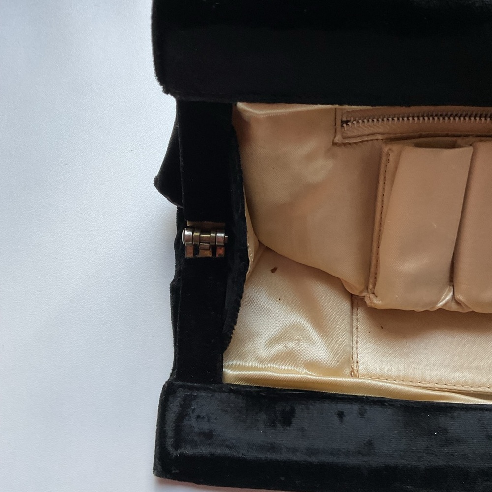 Vintage 1950s Bobbie Jerome Black Velvet Clutch Purse Satin Mid-Century - Picture 6 of 9